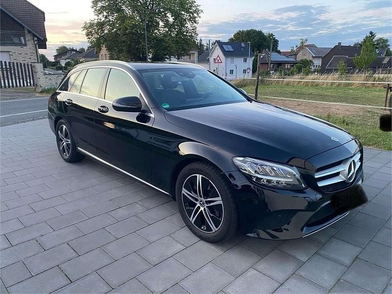 Schwarz Gebraucht 2020 Mercedes C180 Avantgarde Kombi | 19.500 € (Superpreis) - Bild 1/4