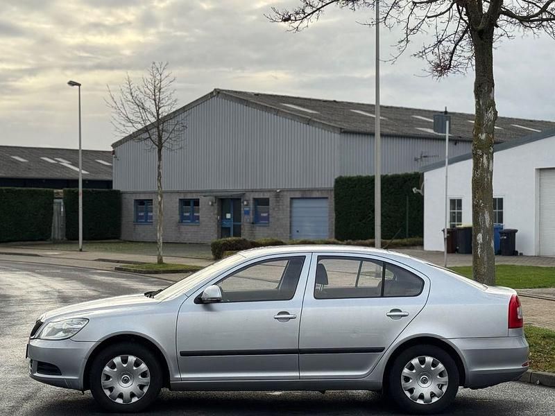 Usata Skoda Octavia Active 80 CV (58 kW) 2012 Argento Berlina