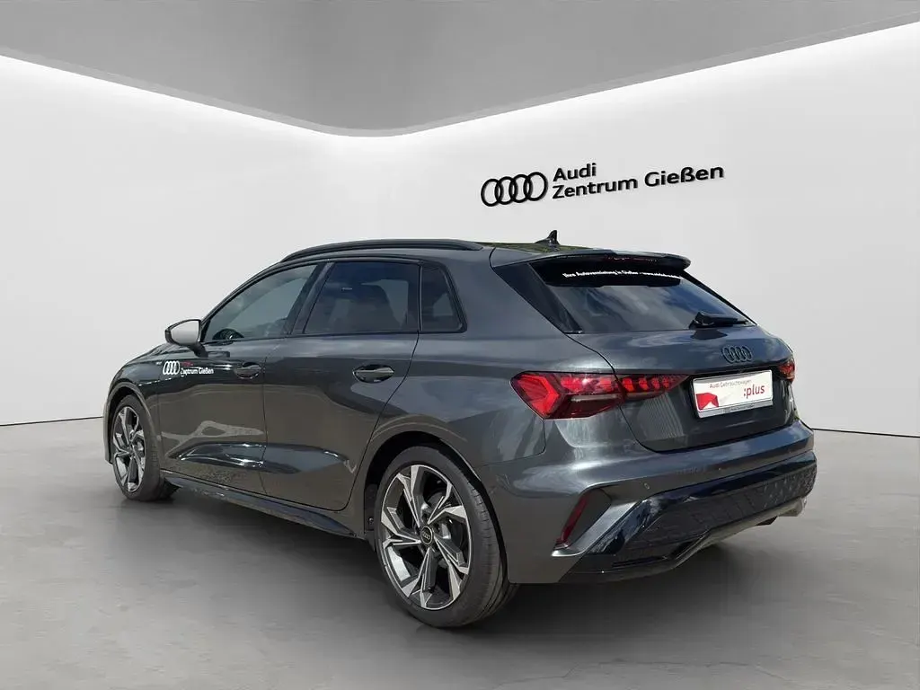Gebraucht Audi A3 Ambiente 150 PS (110 kW) 2025 Daytonagrau perleffekt Limousine