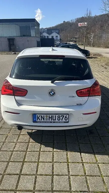 Gebraucht BMW 118 Sport Line 136 PS (100 kW) 2016 Weiß Kleinwagen