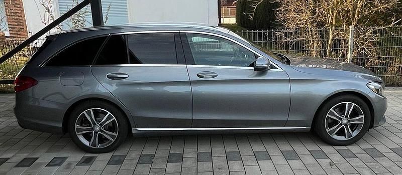 Gebraucht Mercedes C180 156 PS (114 kW) 2015 Grau Limousine