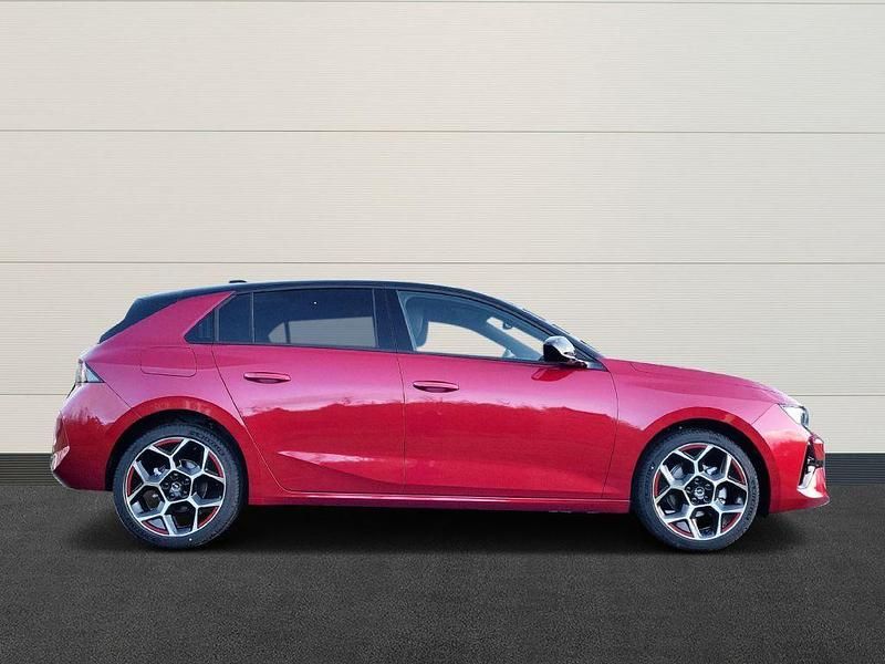 Gebraucht Opel Astra 131 PS (96 kW) 2024 Rot Limousine