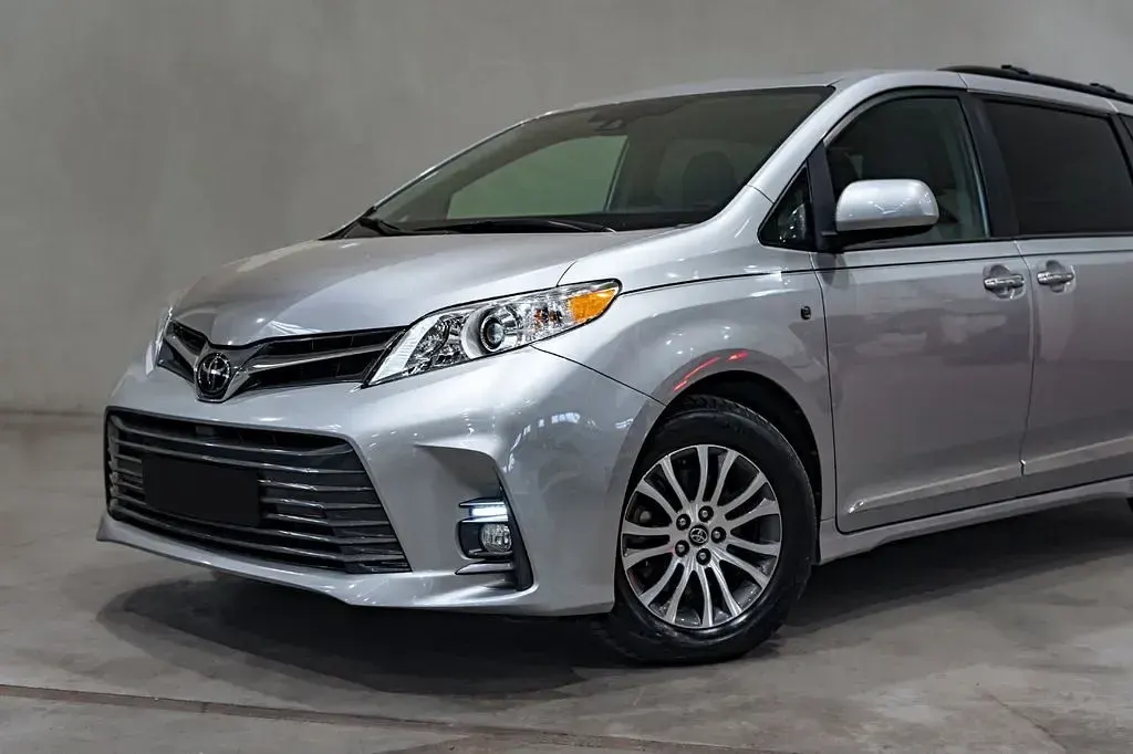 Gebraucht Toyota Sienna Limited 300 PS (220 kW) 2019 Silber Van / Kleinbus