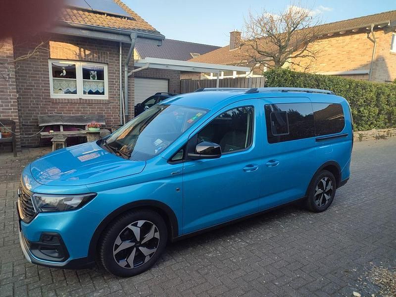 Gebraucht Ford Tourneo Active 122 PS (89 kW) 2023 Blau Van / Kleinbus