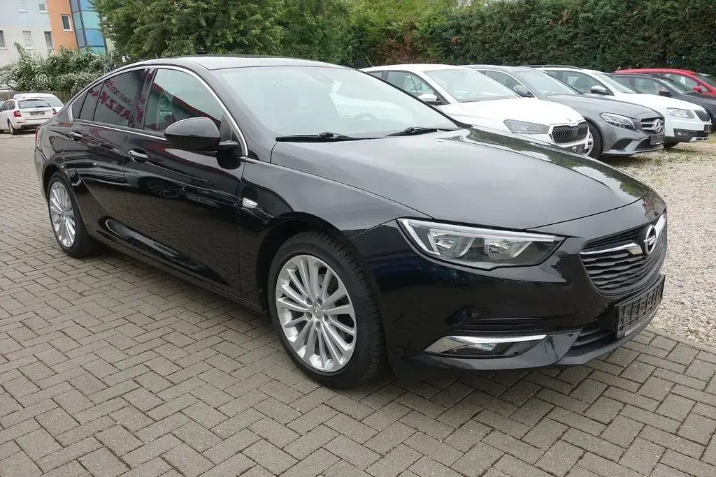 Gebraucht Opel Insignia Dynamic 165 PS (121 kW) 2017 Schwarz Limousine