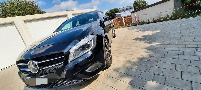 Gebraucht Mercedes A250 Urban 211 PS (155 kW) 2013 Schwarz Limousine