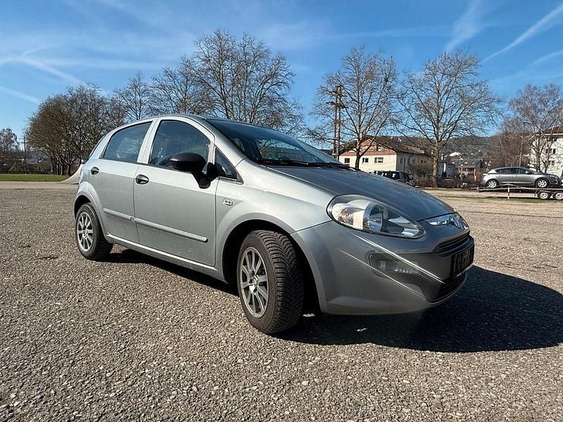 Gebraucht Fiat Punto Dynamic 77 PS (56 kW) 2011 Grau Kleinwagen