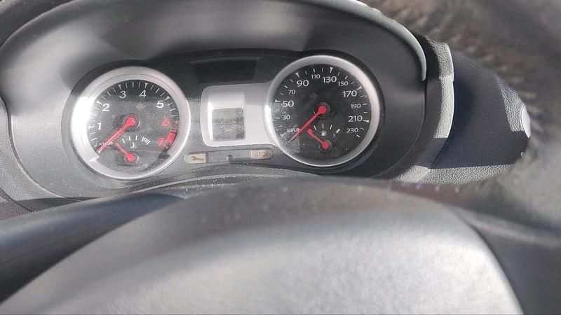 Gebraucht Renault Clio II 80 PS (58 kW) 2009 Grau Kleinwagen