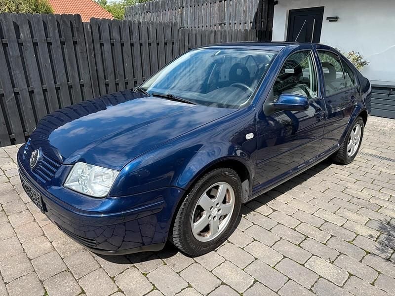 Blau Gebraucht 2000 VW Bora Limousine | 1.699 € (Fairer Preis) - Bild 1/4