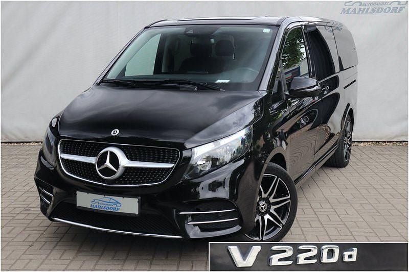 Obsidianschwarz Gebraucht 2022 Mercedes V220 AMG line Van / Kleinbus | 46.460 € (Guter Preis) - Bild 1/3