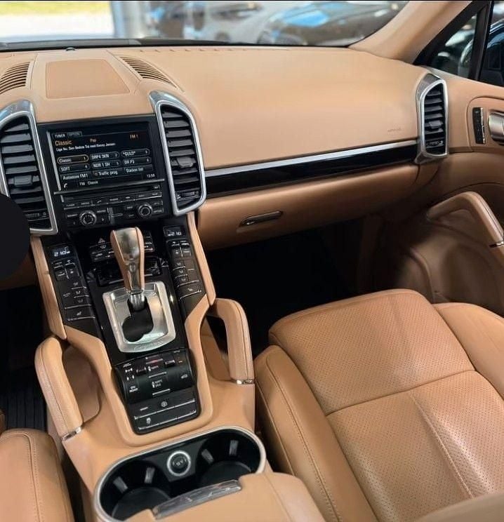 Second-hand Porsche Cayenne 262 CP (192 kW) 2016 Albastru SUV