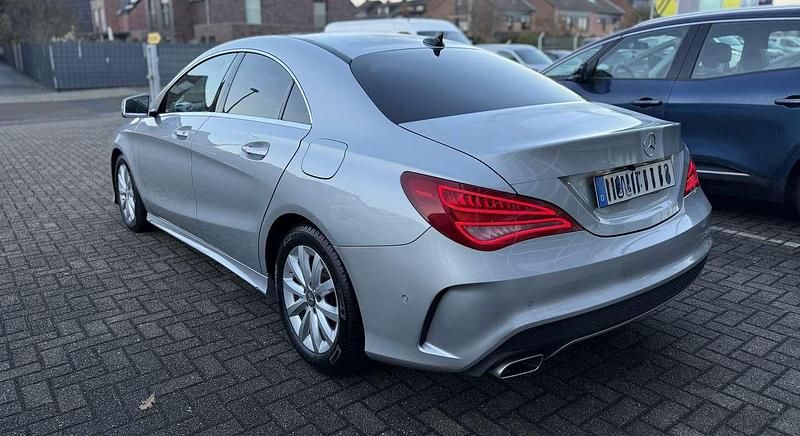 Gebraucht Mercedes CLA200 StreetStyle 156 PS (114 kW) 2015 Silber Coupé