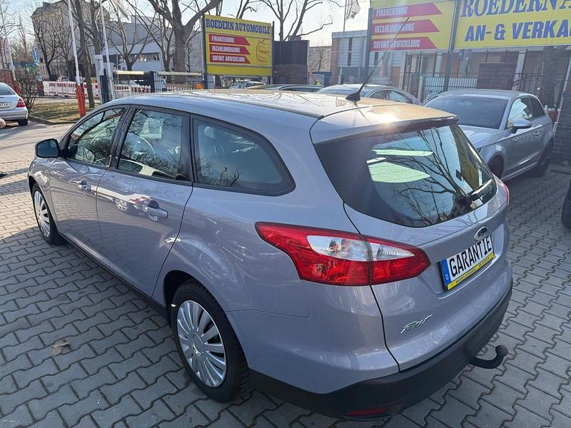 Gebraucht Ford Focus Trend 101 PS (74 kW) 2013 Silber Kombi