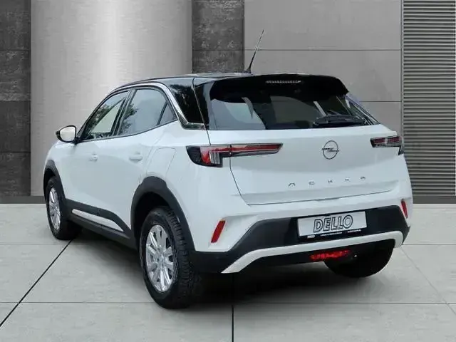 Używany Opel Mokka Edition 101 KM (74 kW) 2022 Biały SUV