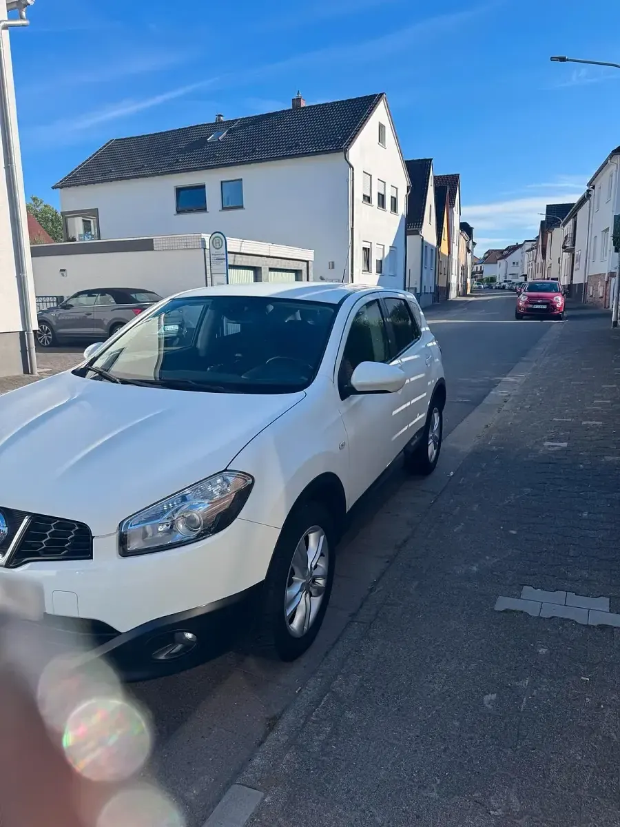 Gebraucht Nissan Qashqai 130 PS (95 kW) 2011 Weiß SUV