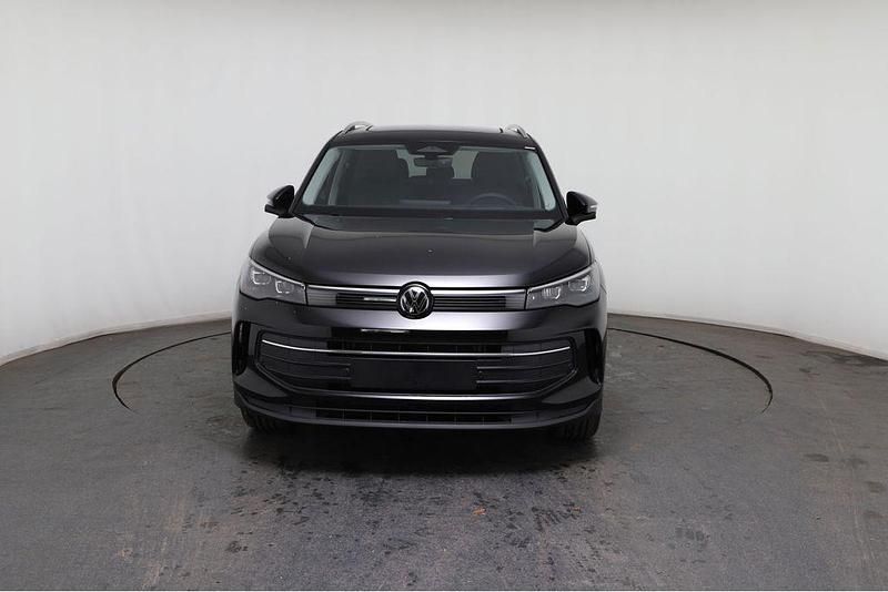 Neu VW Tiguan Edition 150 PS (110 kW) 2025 Schwarz SUV