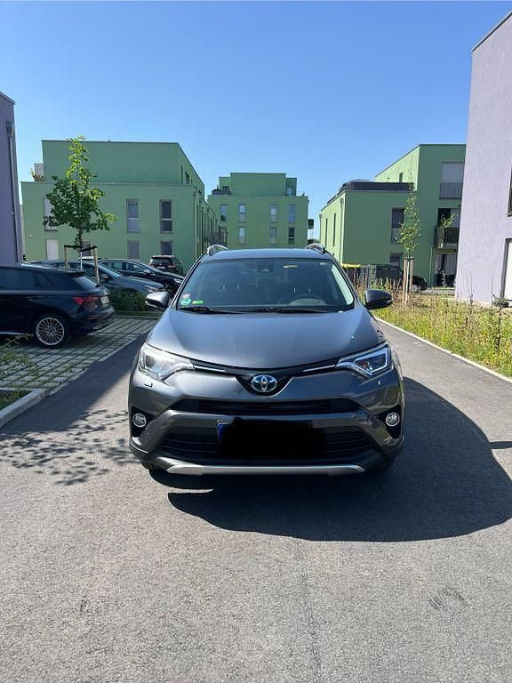 Grau Gebraucht 2017 Toyota RAV4 Hybrid SUV | 13.000 € (Fairer Preis) - Bild 1/4