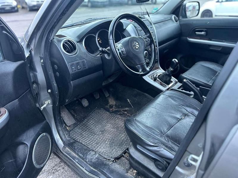Gebraucht Suzuki Grand Vitara 129 PS (94 kW) 2007 Grau SUV