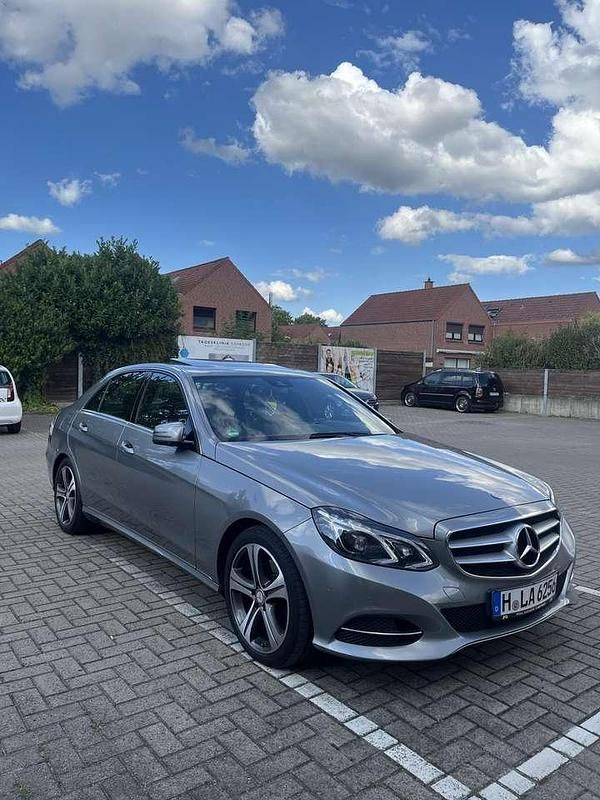 Gebraucht Mercedes E250 204 PS (150 kW) 2014 Grau Limousine