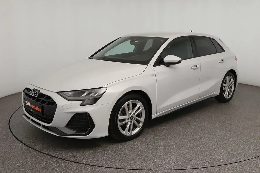 Używany Audi A3 S-Line 150 KM (110 kW) 2025 Biały Sedan/Limuzyna