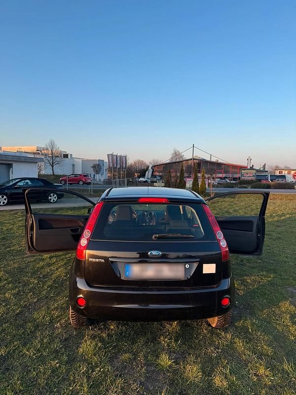 Gebraucht Ford Fiesta 75 PS (55 kW) 2007 Schwarz Kleinwagen
