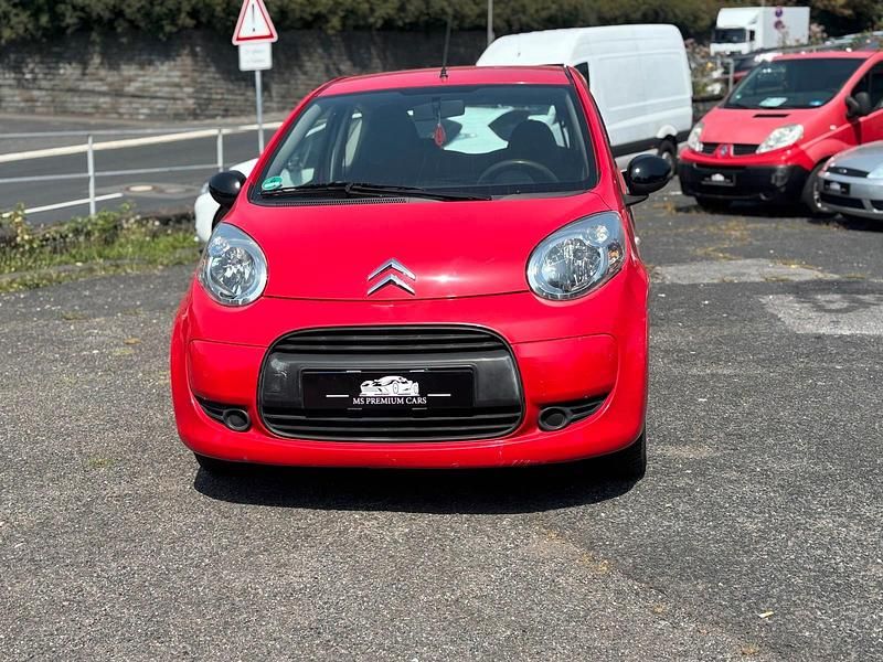 Rot Gebraucht 2010 Citroën C1 Kleinwagen | 1.399 € (Superpreis) - Bild 1/4