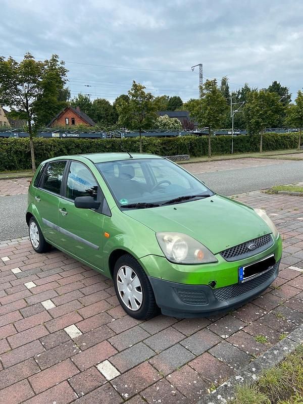 Grün Gebraucht 2006 Ford Fiesta Kleinwagen | 450 € (Superpreis) - Bild 1/4