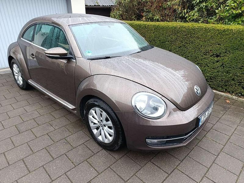 Gebraucht VW Beetle Design 105 PS (77 kW) 2014 Braun Kleinwagen
