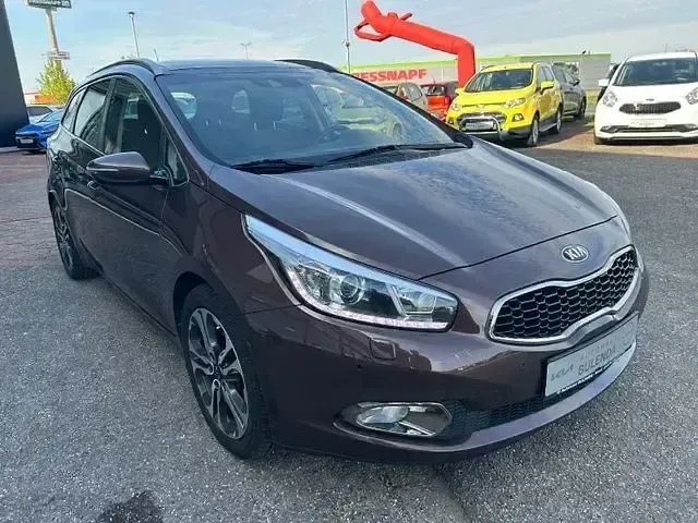 Gebraucht Kia Ceed Sportswagon Platinum Edition 135 PS (99 kW) 2014 Braun Kombi