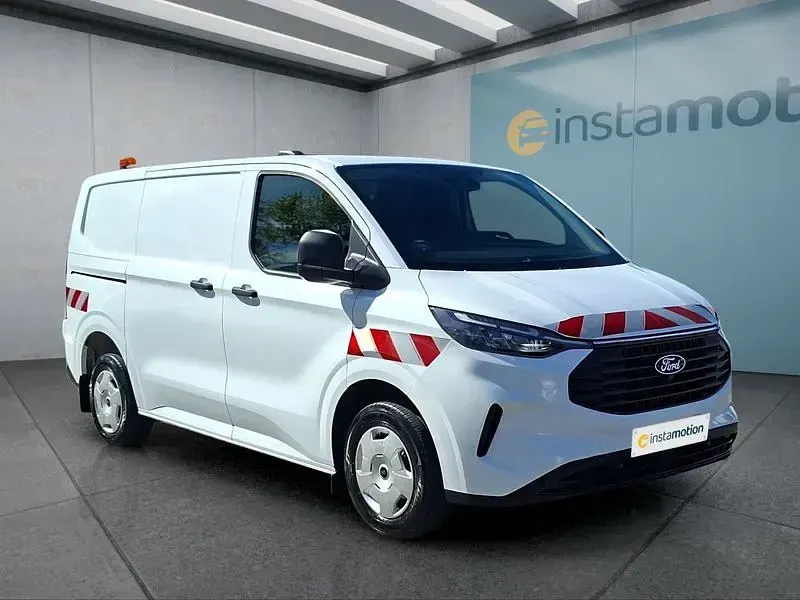 Gebraucht Ford Transit Custom 136 PS (100 kW) 2024 Weiß Van