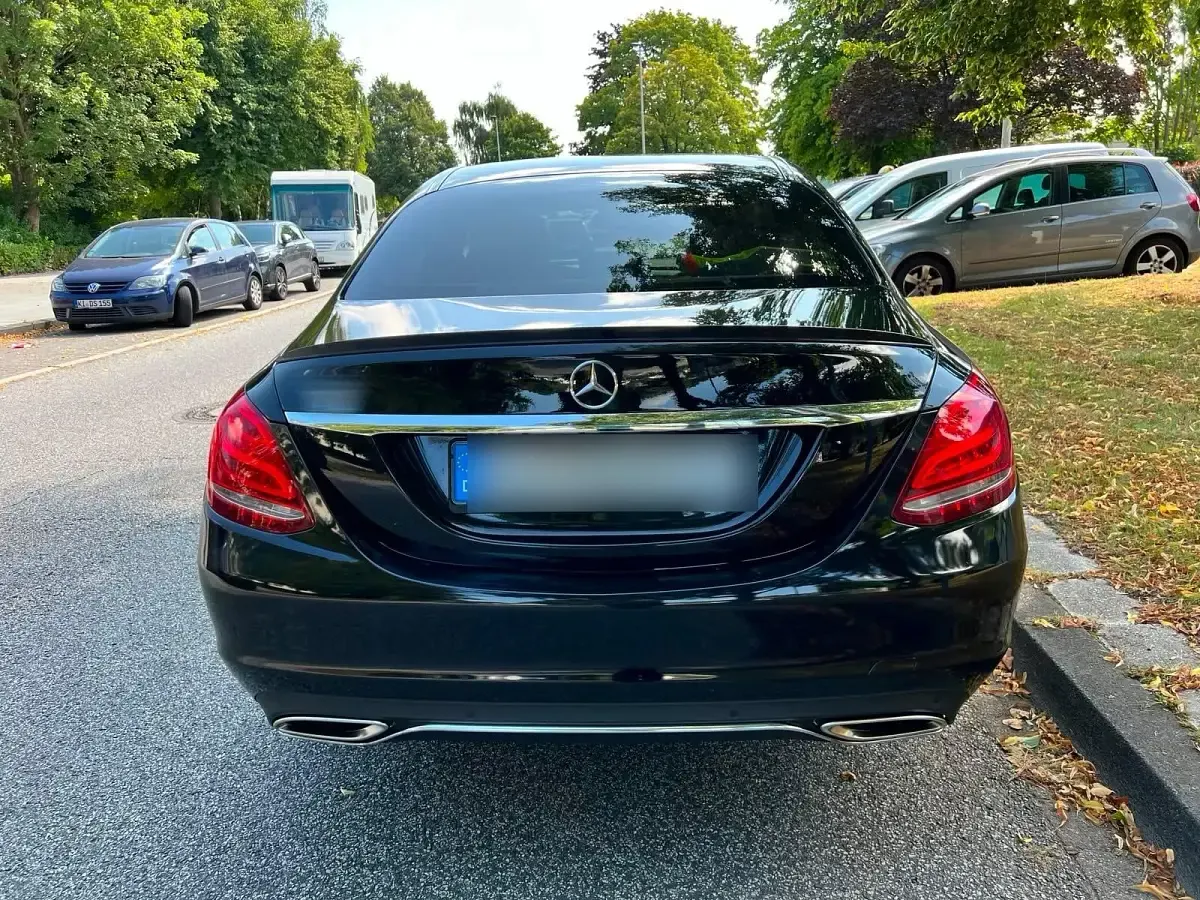Gebraucht Mercedes C180 Avantgarde 156 PS (114 kW) 2018 Schwarz Limousine