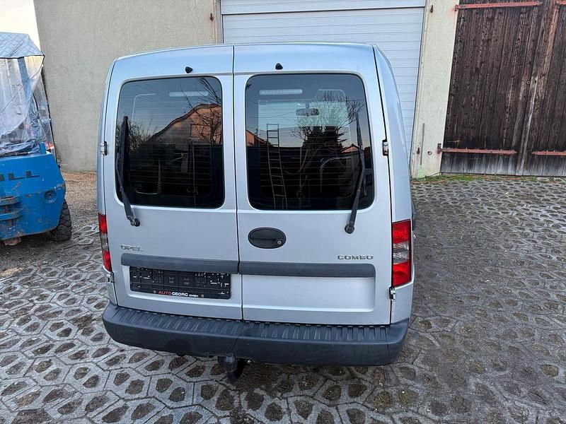 Gebraucht Opel Combo 101 PS (74 kW) 2005 Silber Van / Kleinbus