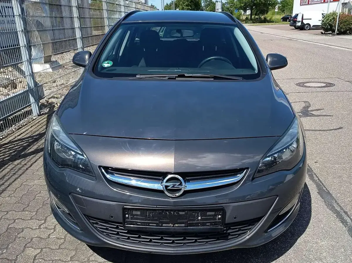 Gebraucht Opel Astra Selection 131 PS (96 kW) 2013 Grau Kombi