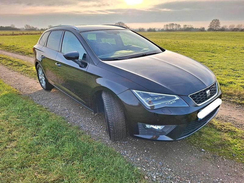 Schwarz Gebraucht 2014 VW Golf VII Kombi | 7.250 € (Guter Preis) - Bild 1/4