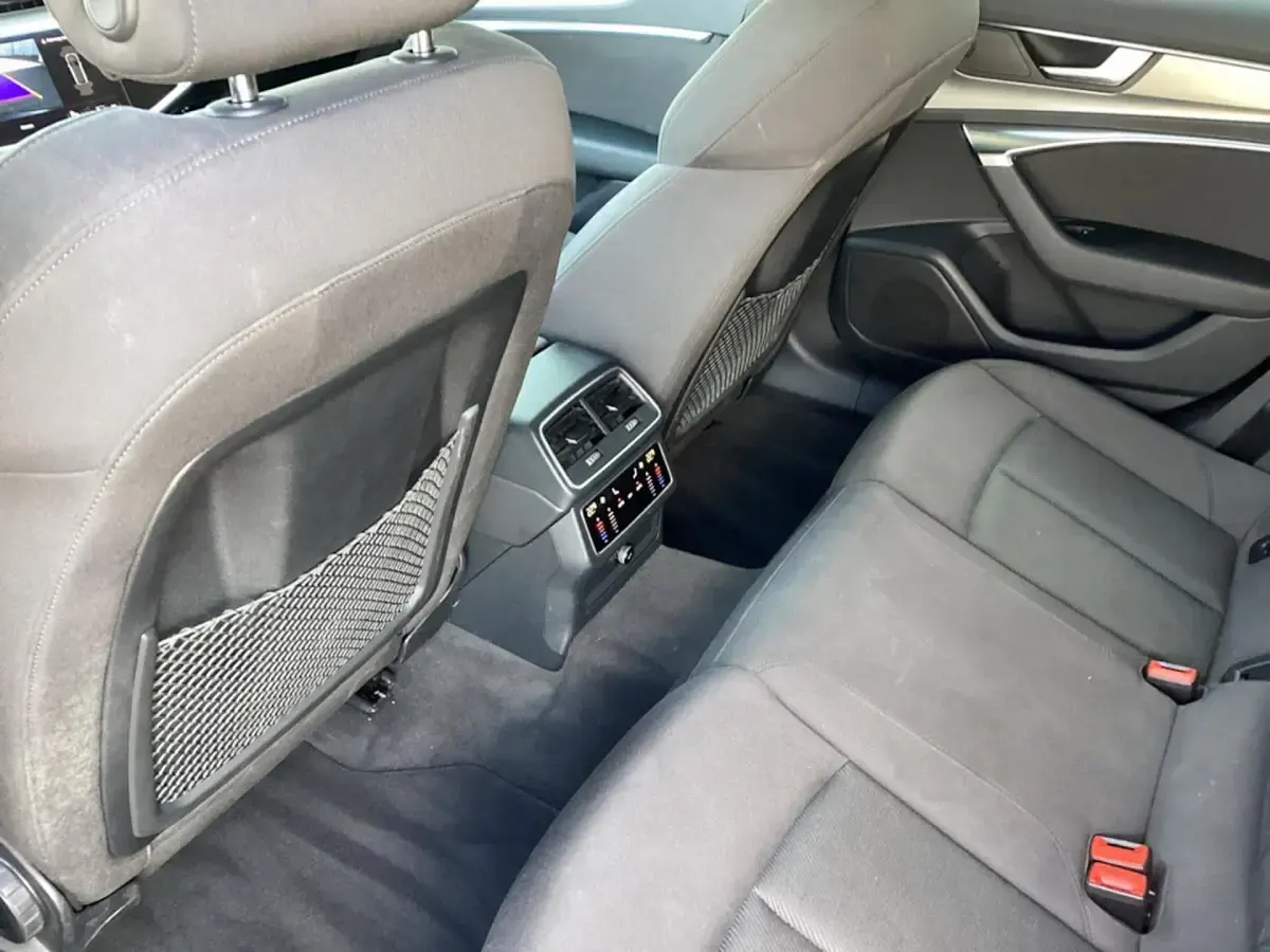Gebraucht Audi A6 Sport 204 PS (150 kW) 2023 Schwarz Kombi