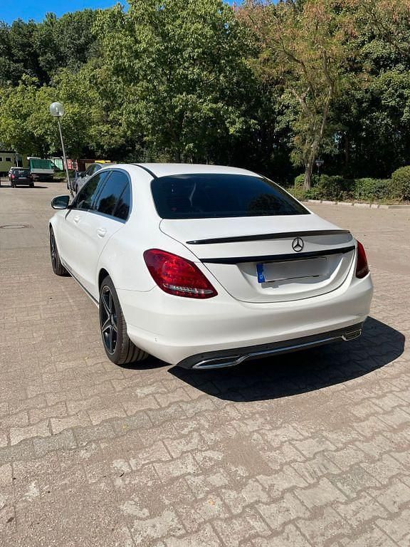 Gebraucht Mercedes C200 Avantgarde 184 PS (135 kW) 2016 Weiß Limousine