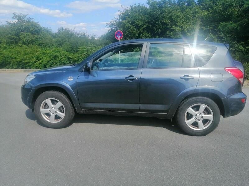 Grau Gebraucht 2007 Toyota RAV4 SUV | 3.000 € (Superpreis) - Bild 1/4
