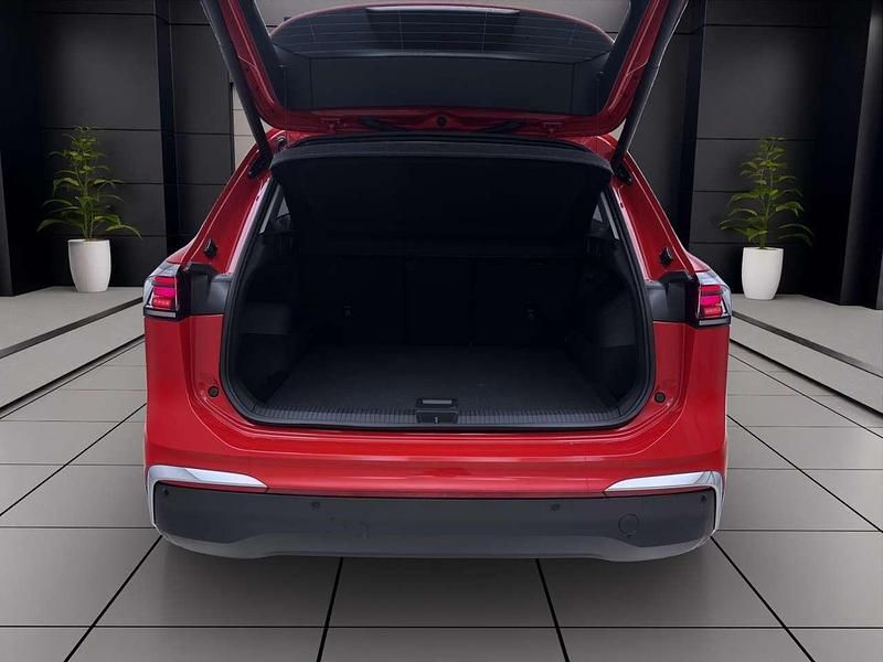 Neu VW Tiguan Elegance 150 PS (110 kW) 2026 Cipressinogrün metallic SUV