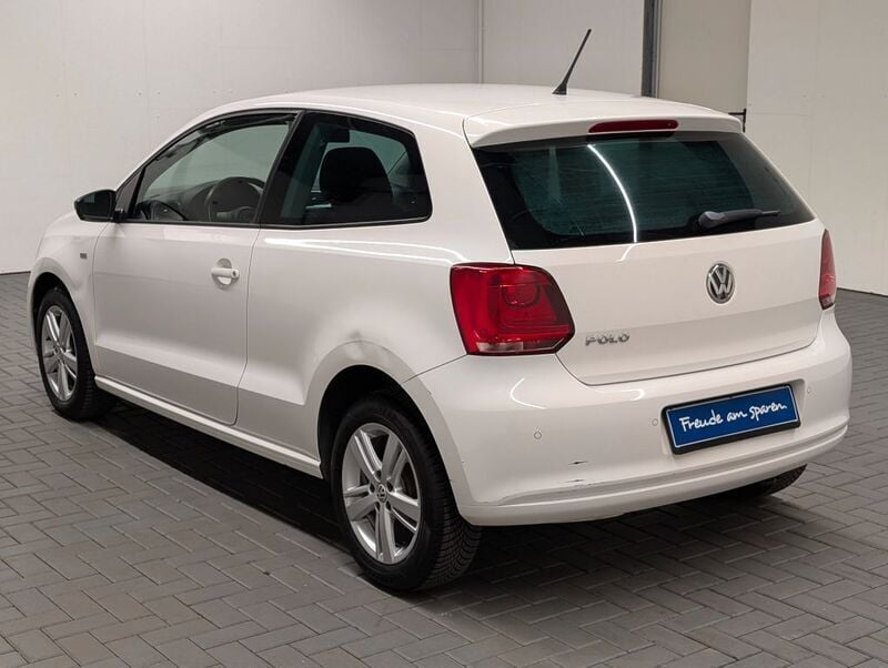 Gebraucht VW Polo Match 69 PS (50 kW) 2012 Weiß (candyweiß) Kleinwagen