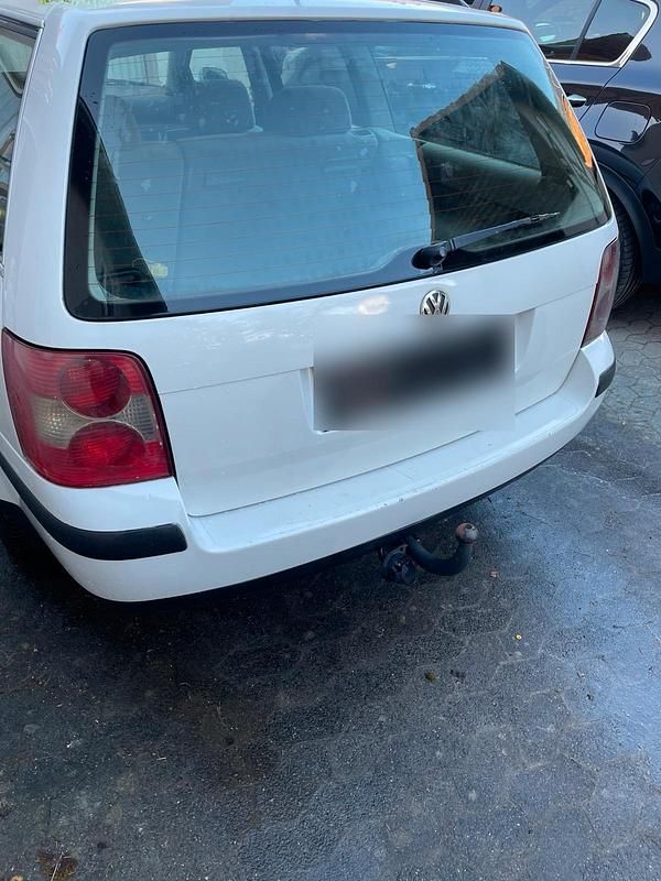 Gebraucht VW Passat 131 PS (96 kW) 2001 Weiß Kombi