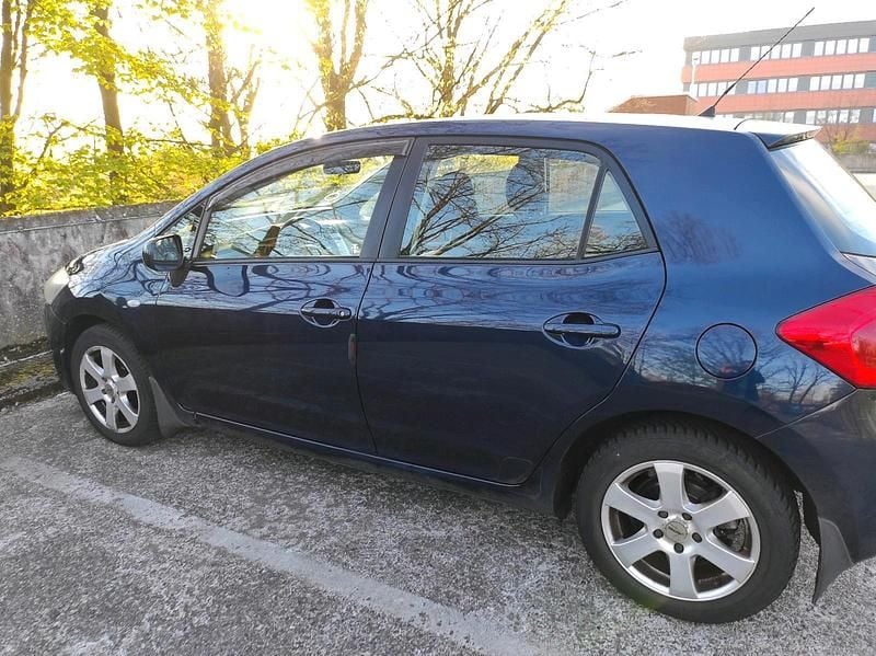 Gebraucht Toyota Auris Sol 124 PS (91 kW) 2007 Blau Kleinwagen