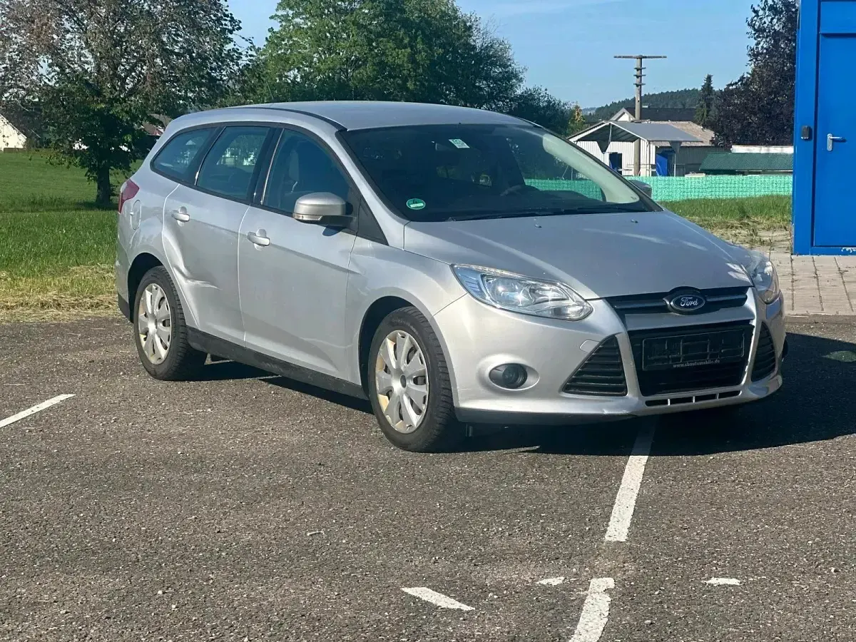 Gebraucht Ford Focus 116 PS (85 kW) 2013 Silber Kombi
