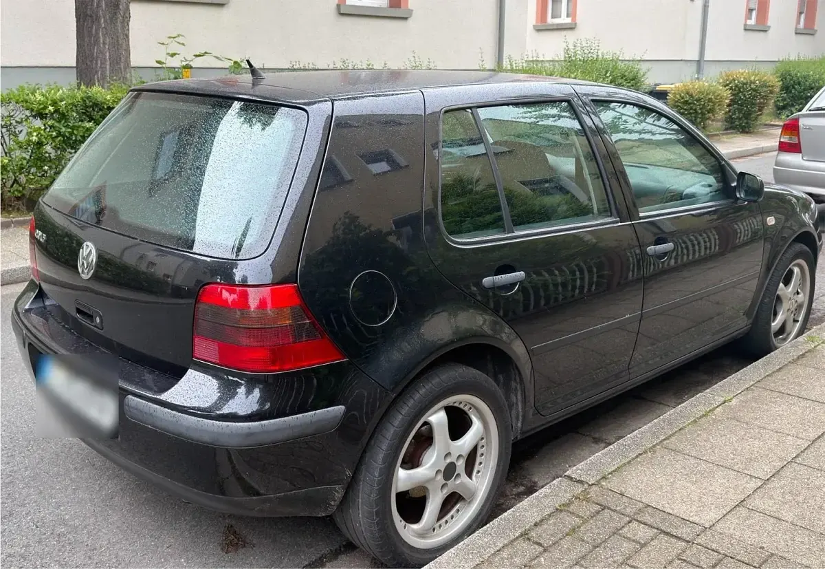 Gebraucht VW Golf IV 75 PS (55 kW) 2003 Schwarz Kleinwagen