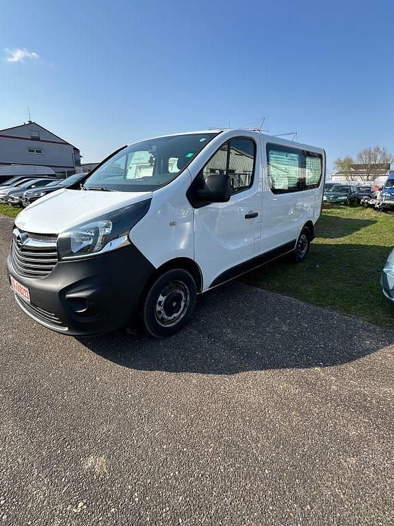 Gebraucht Opel Vivaro 116 PS (85 kW) 2015 Weiß Van / Kleinbus