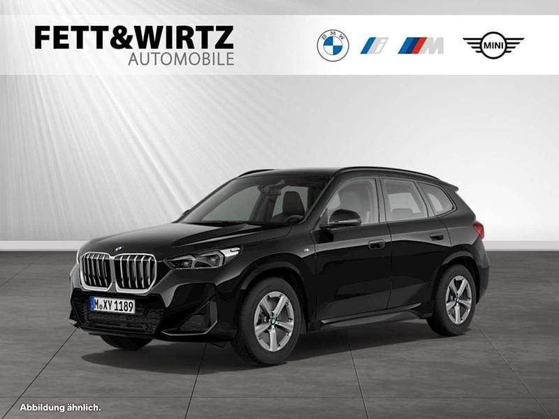 Black sapphire metallic Gebraucht 2025 BMW X1 M Sport SUV | 46.431 € (Guter Preis) - Bild 1/3