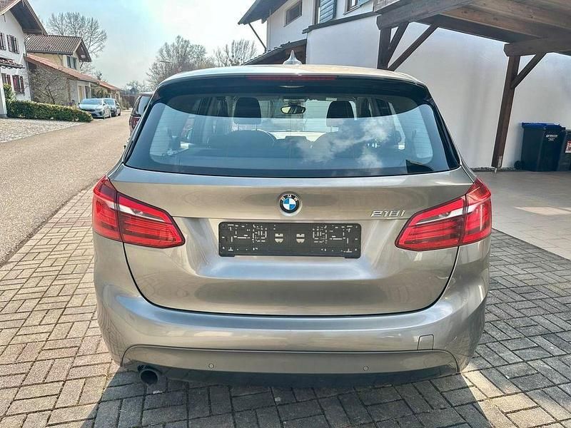 Gebraucht BMW 218 Active Tourer Advantage 136 PS (100 kW) 2016 Silber Van / Kleinbus