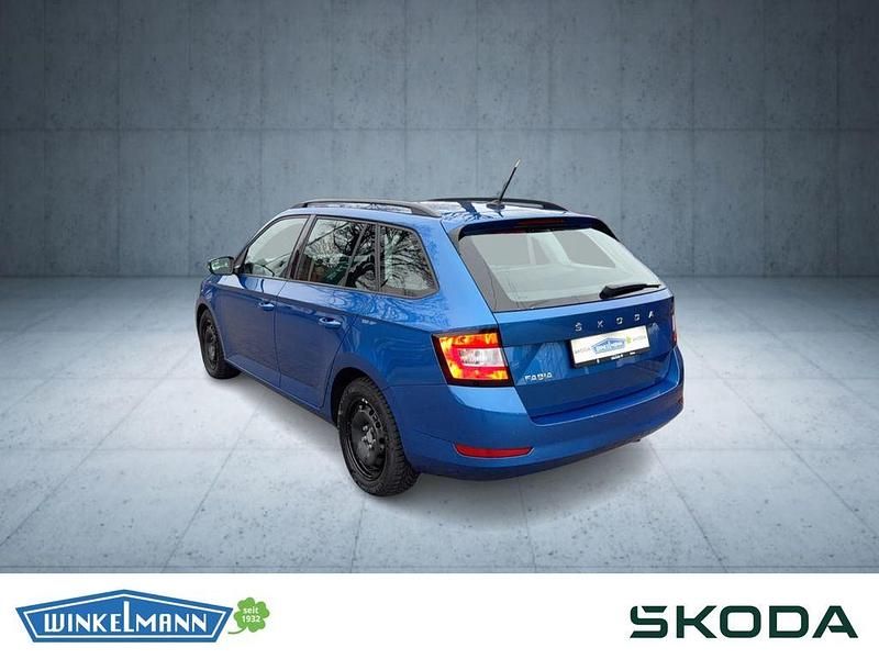 Gebraucht Skoda Fabia Active 60 PS (44 kW) 2023 Raceblau metallic Kombi