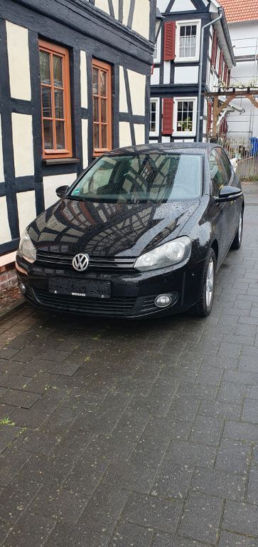 Schwarz Gebraucht 2011 VW Golf VI Team Limousine | 4.974 € (Superpreis) - Bild 1/4