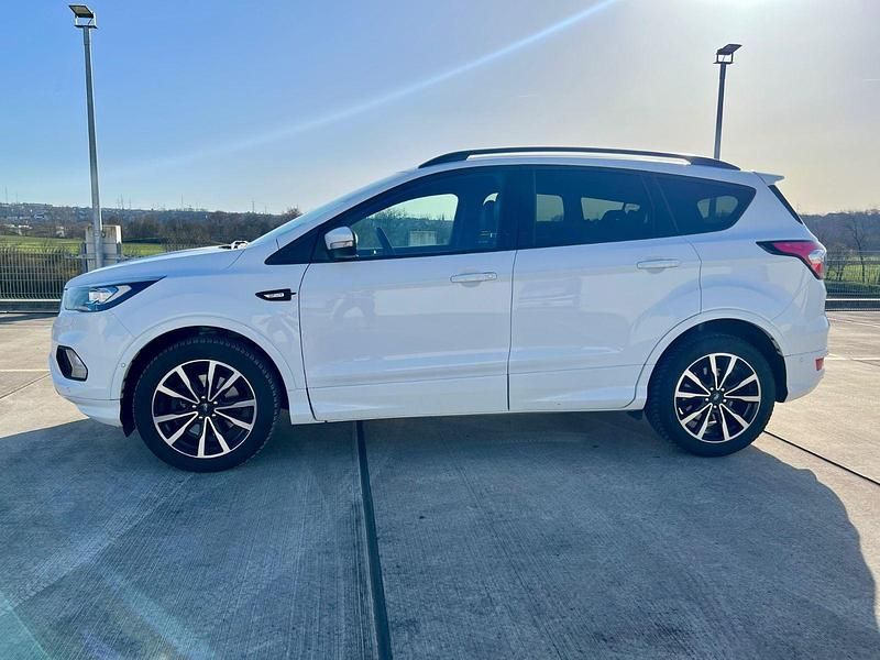 Gebraucht Ford Kuga ST-Line 175 PS (128 kW) 2018 Weiß SUV