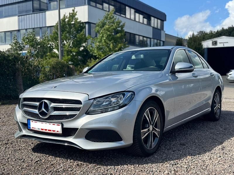 Silber Gebraucht 2016 Mercedes C180 Avantgarde Limousine | 18.999 € (Guter Preis) - Bild 1/4